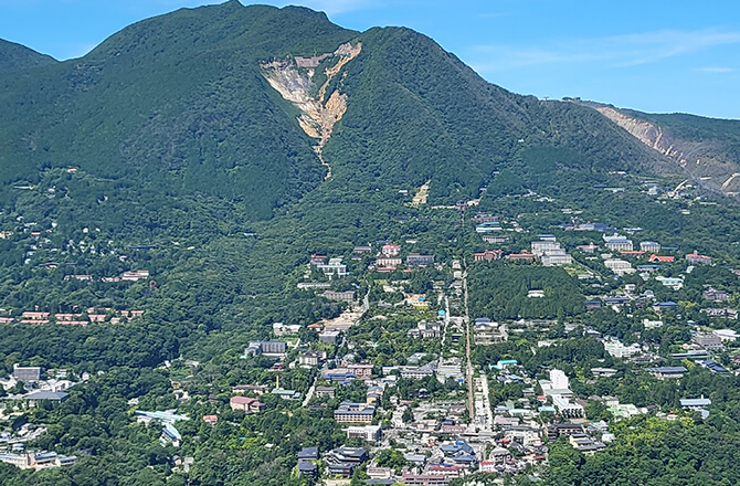 明星ヶ岳頂上より望む強羅の街並み